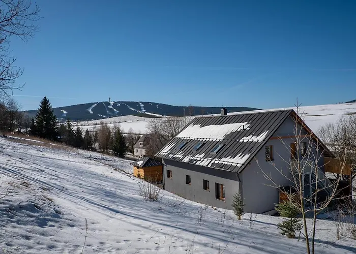 Ctyrlistek アパート Loučná pod Klínovcem